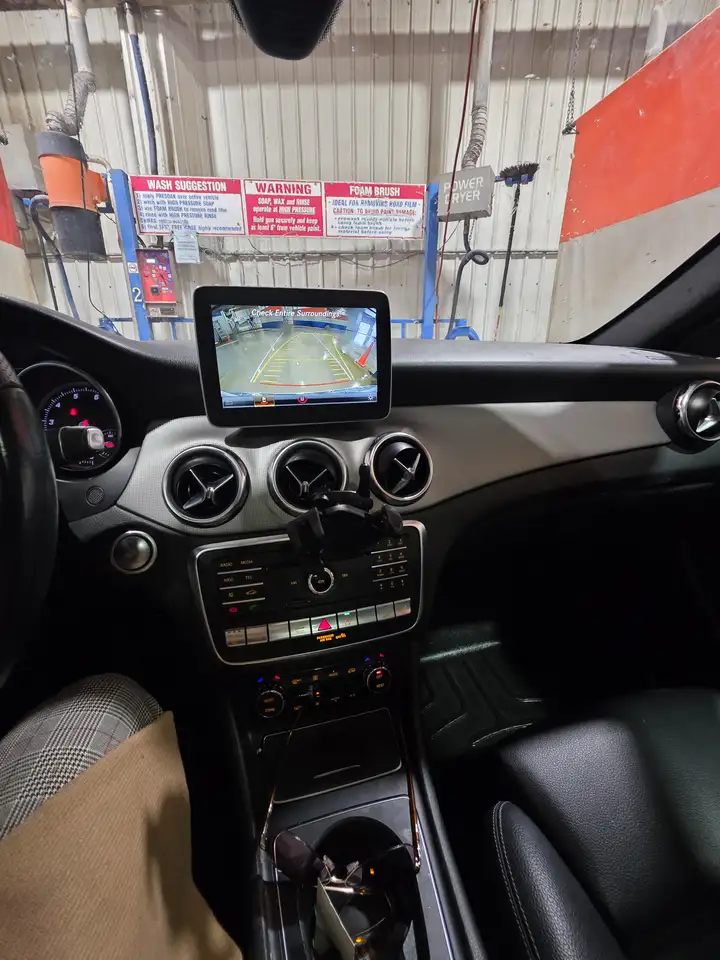 Mercedes-Benz GLA снимка Mercedes-Benz GLA