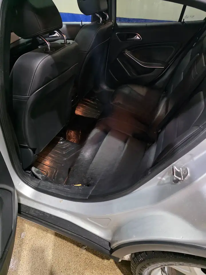 Mercedes-Benz GLA снимка Mercedes-Benz GLA