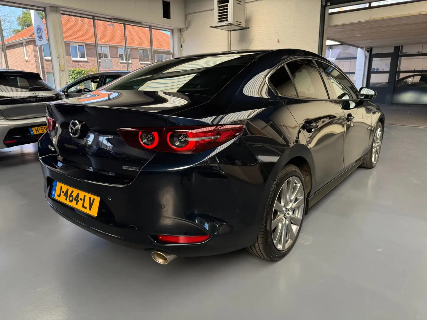 Mazda 3 2.0 e-SkyActiv-X M Hybrid 180 Luxury |Head-Up|NAP| Blauw - 2