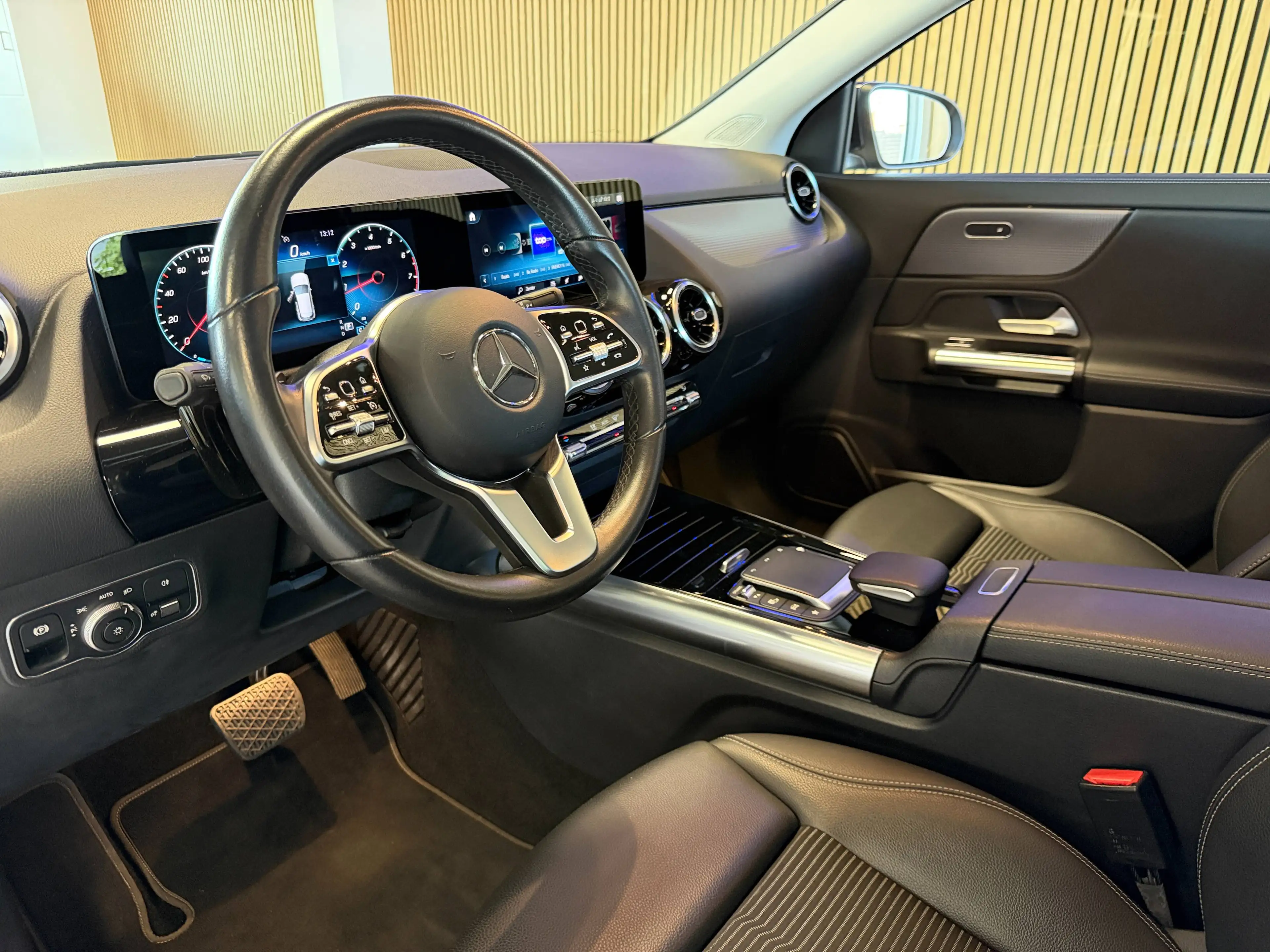 Mercedes-Benz GLA 200 GLA 200 Business Solution — photo 2