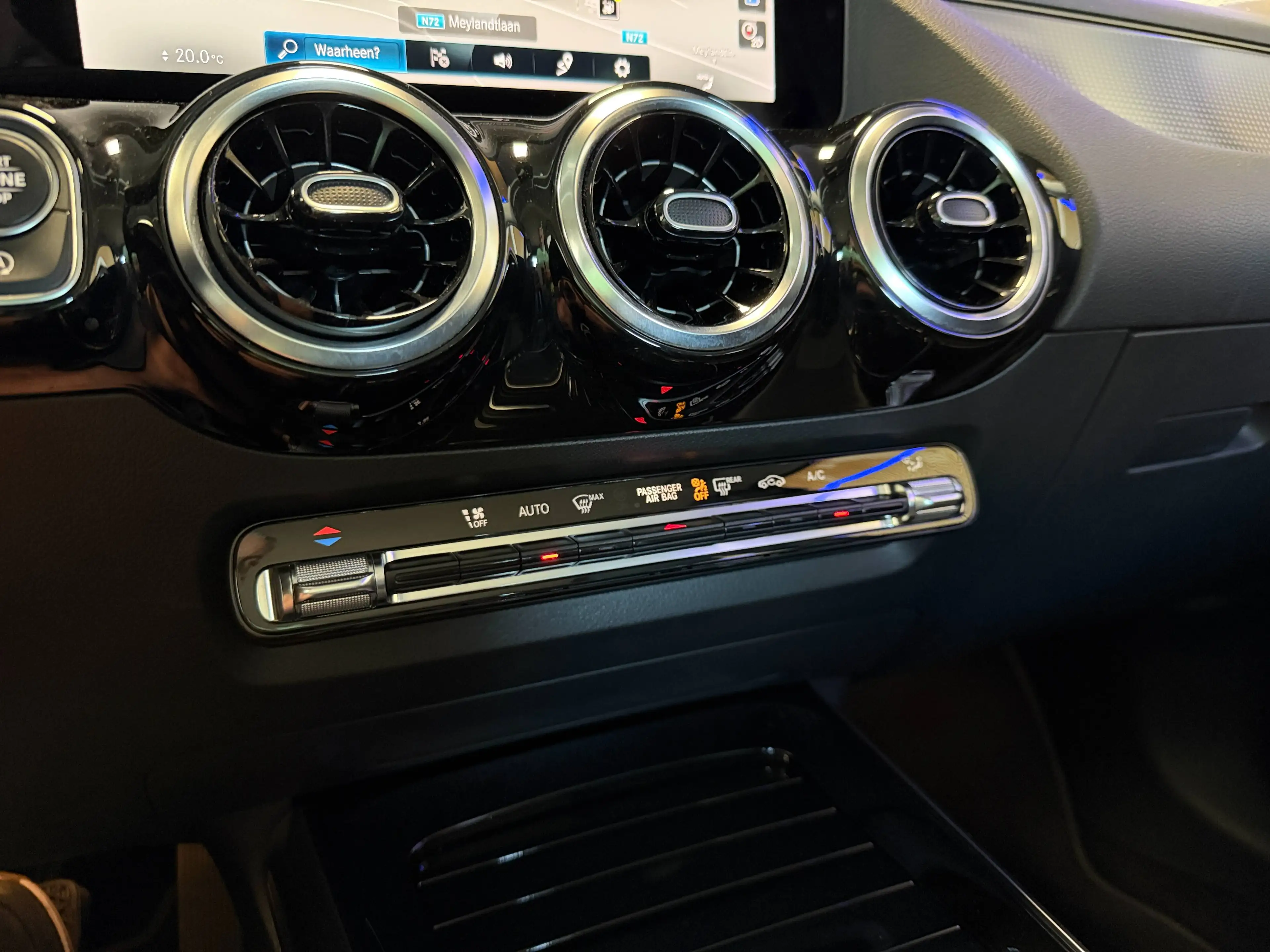 Mercedes-Benz GLA 200 GLA 200 Business Solution — photo 13