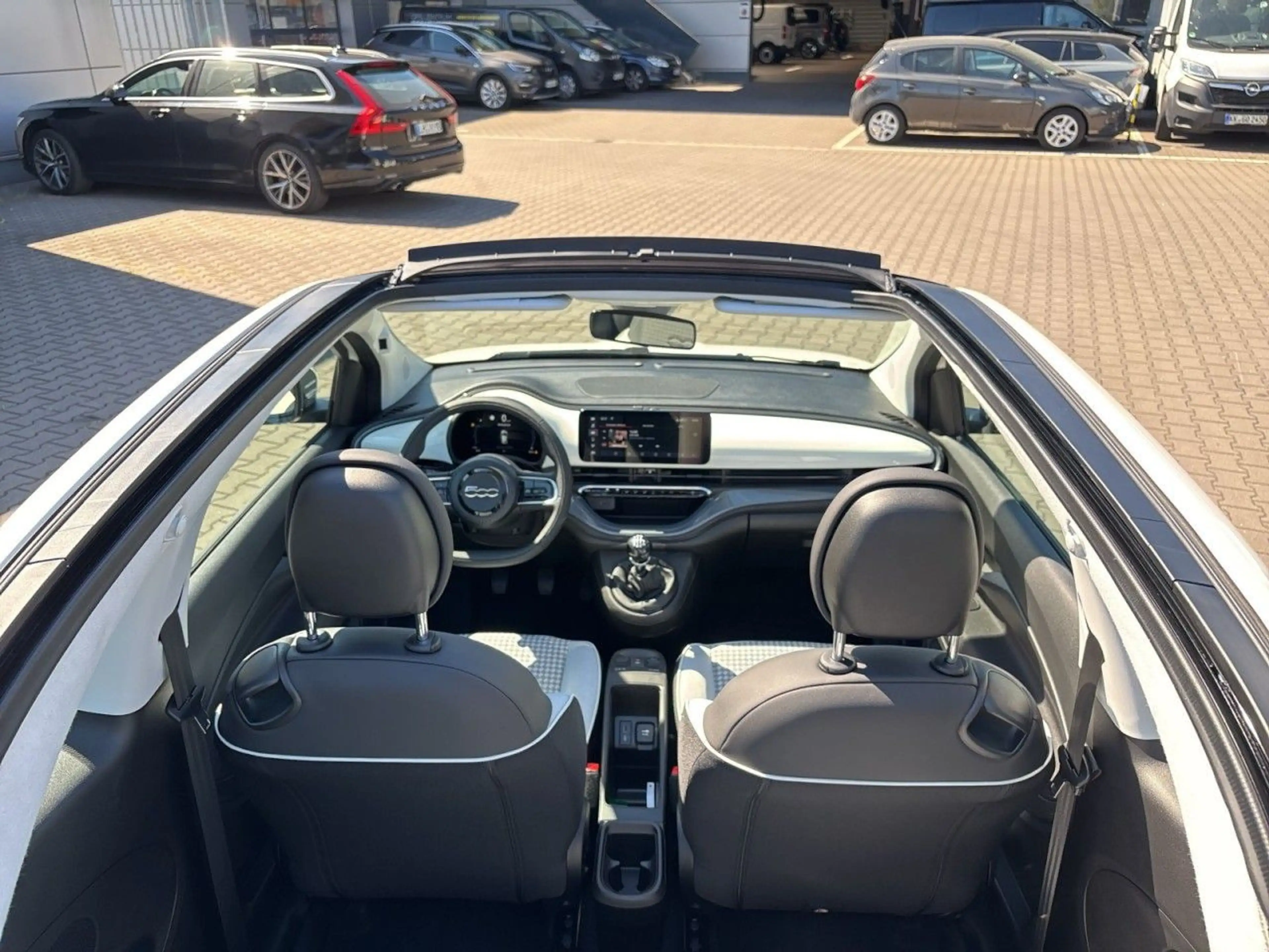 Fiat 500C Hybrid Dolcevita — photo 15