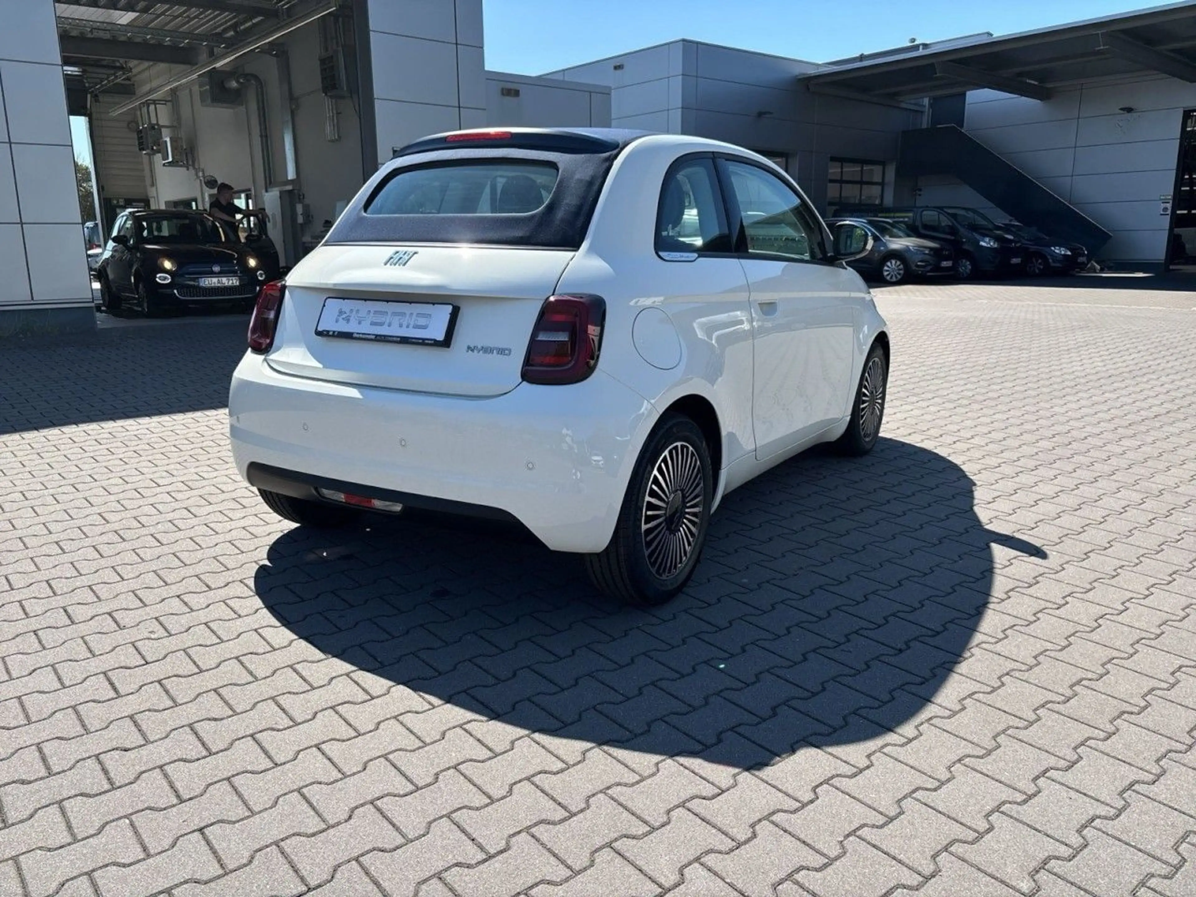 Fiat 500C Hybrid Dolcevita — photo 7