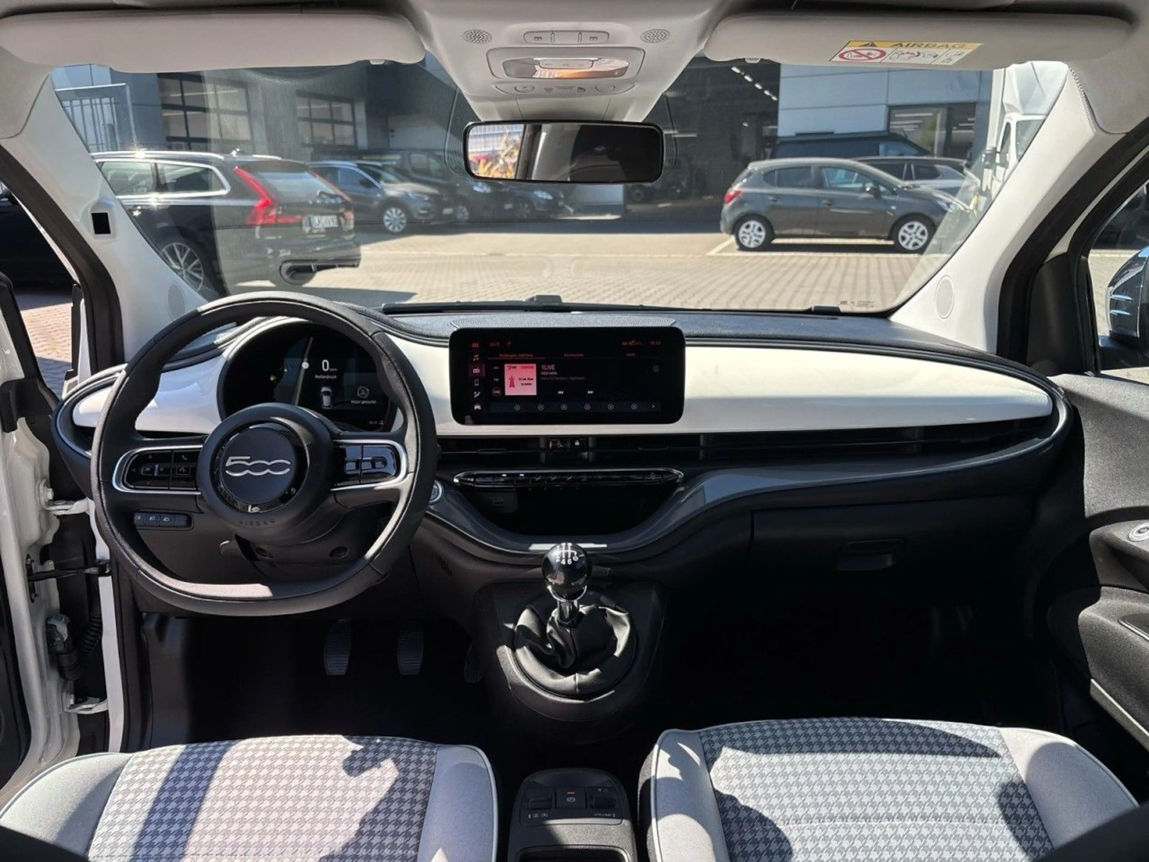 Fiat 500C Hybrid Dolcevita — photo 9