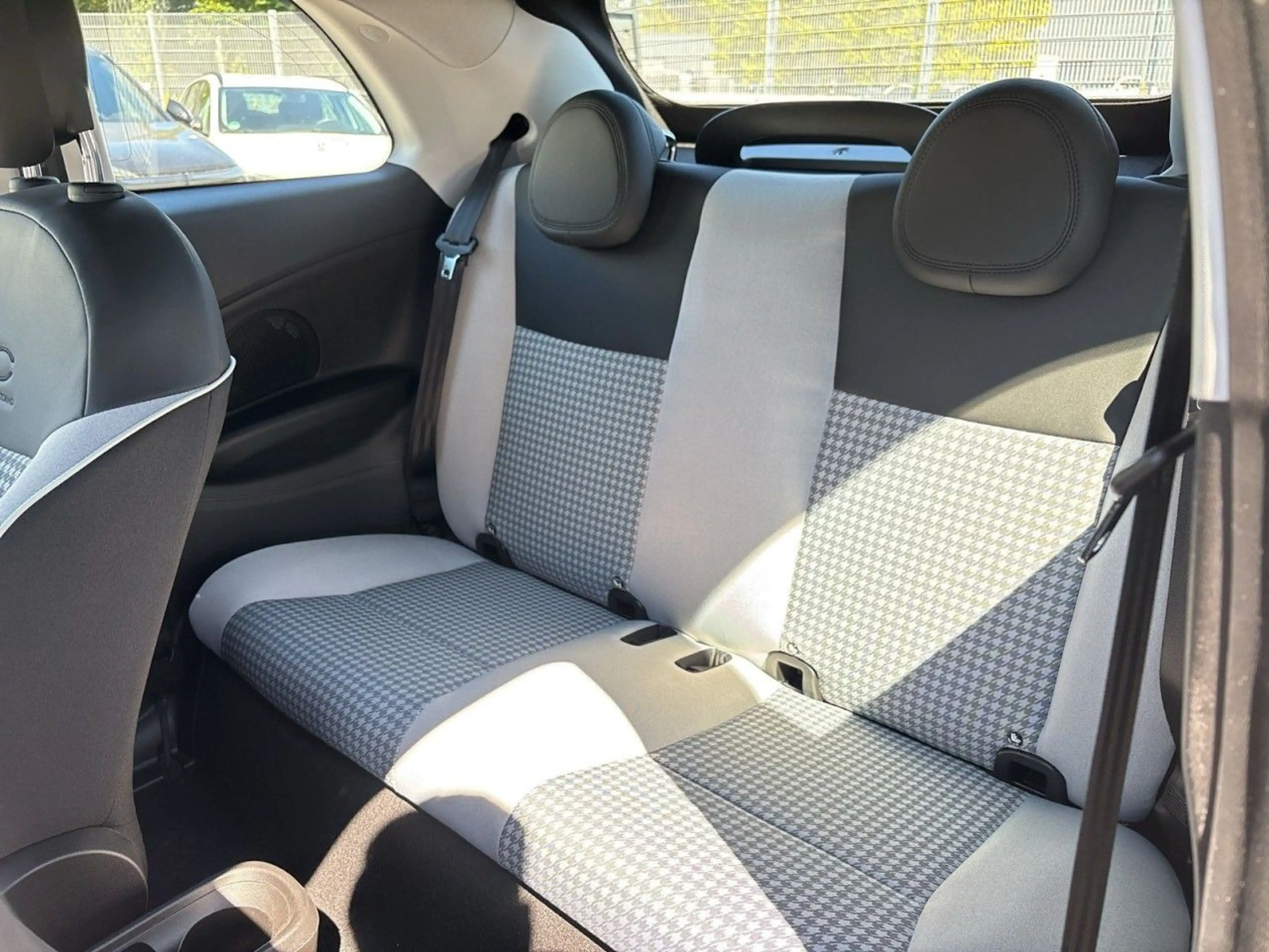 Fiat 500C Hybrid Dolcevita — photo 11