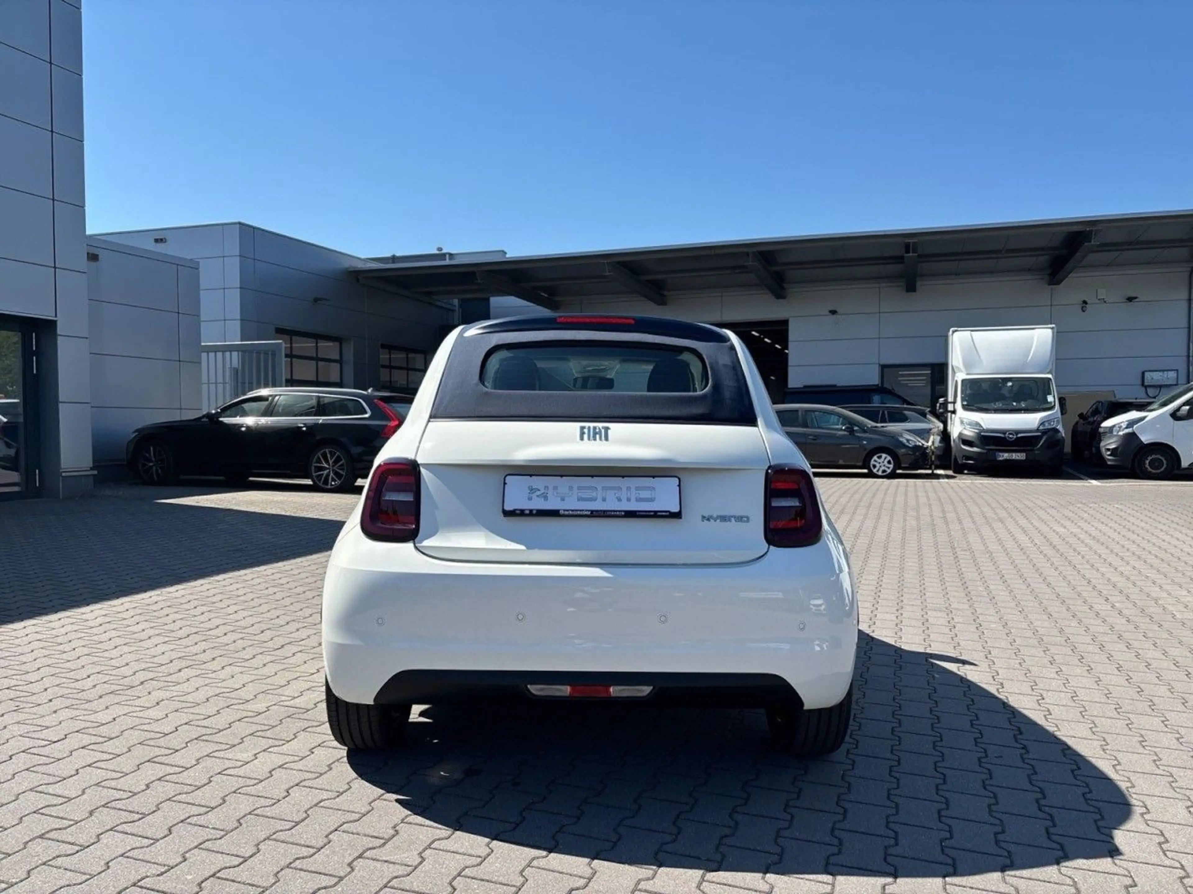 Fiat 500C Hybrid Dolcevita — photo 5