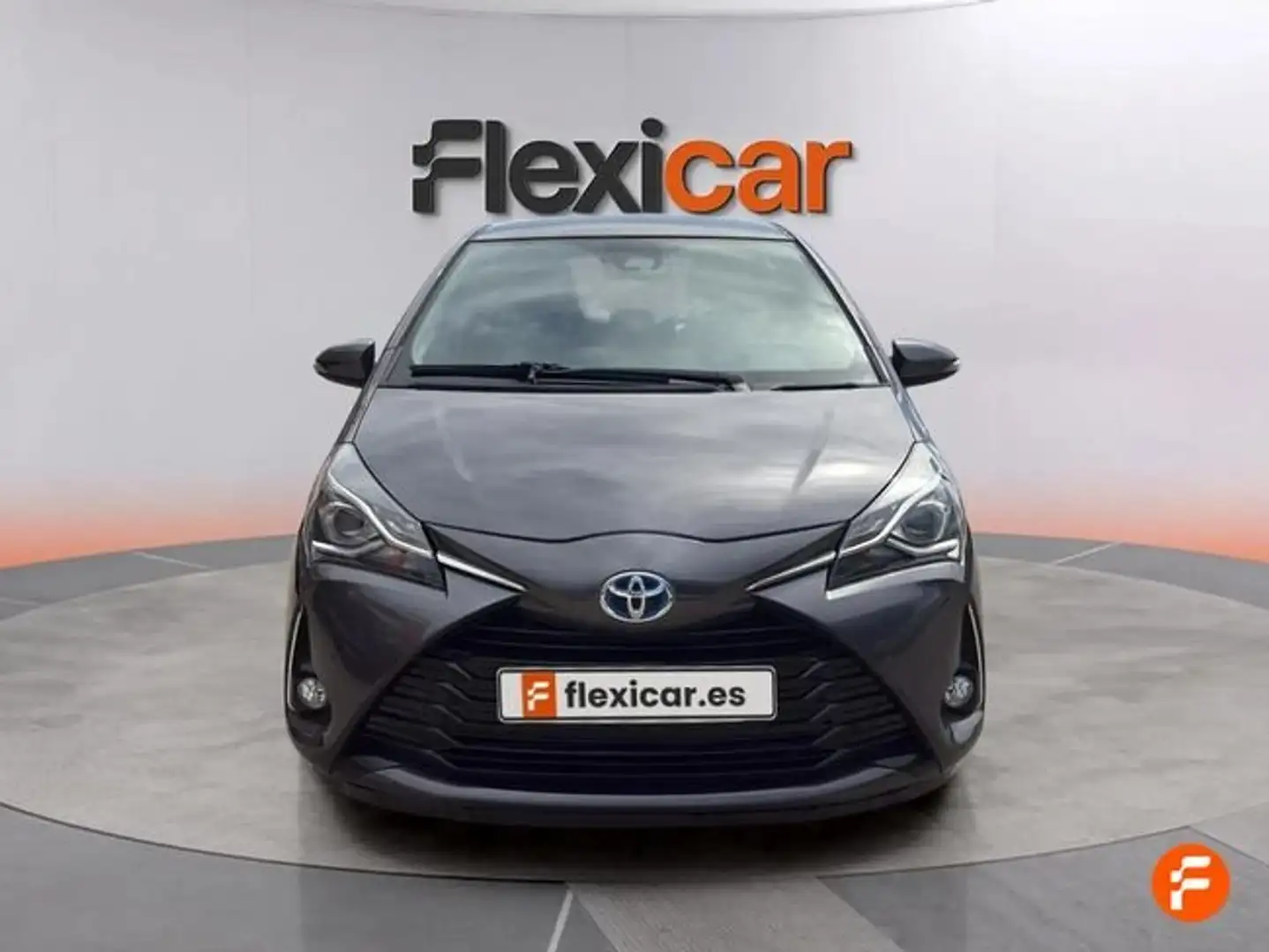 Toyota Yaris 100H 1.5 Active Gris - 2