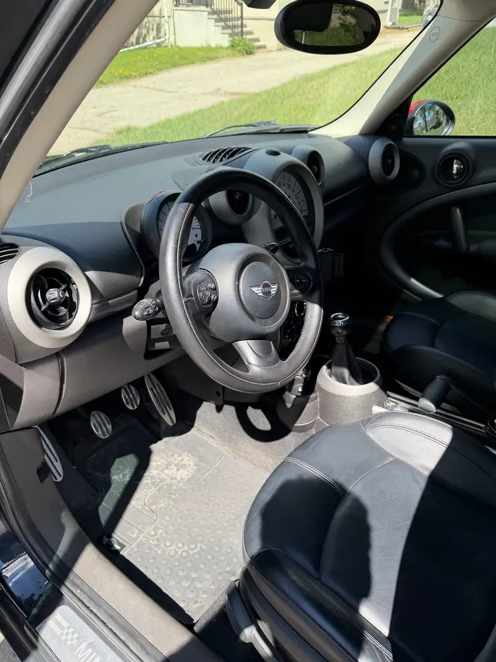 MINI Cooper Countryman снимка MINI Cooper Countryman