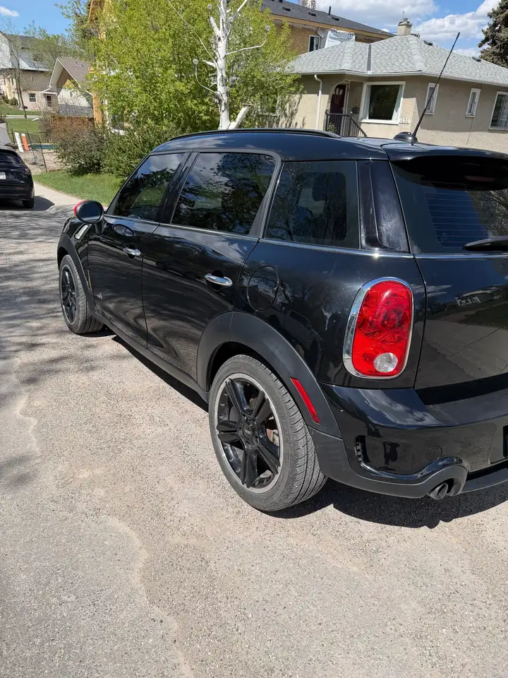 MINI Cooper Countryman снимка MINI Cooper Countryman