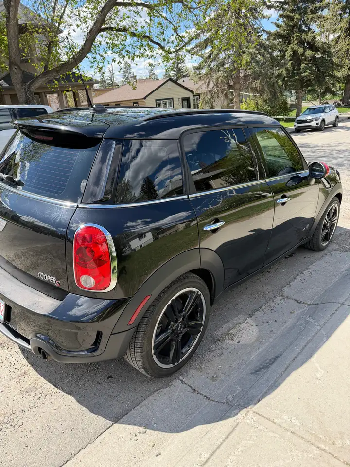 MINI Cooper Countryman снимка MINI Cooper Countryman