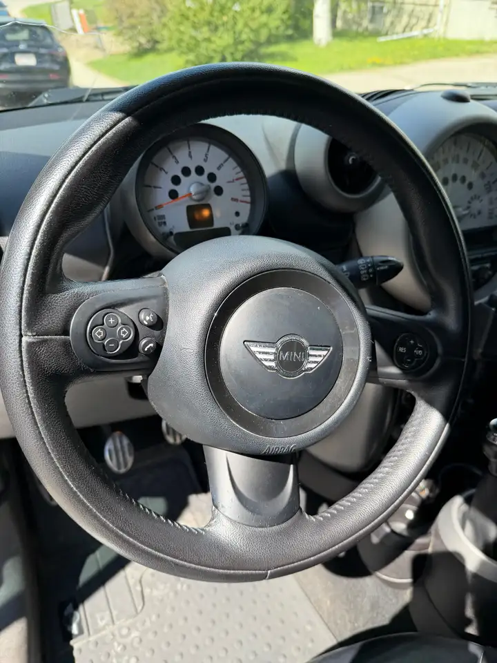 MINI Cooper Countryman снимка MINI Cooper Countryman