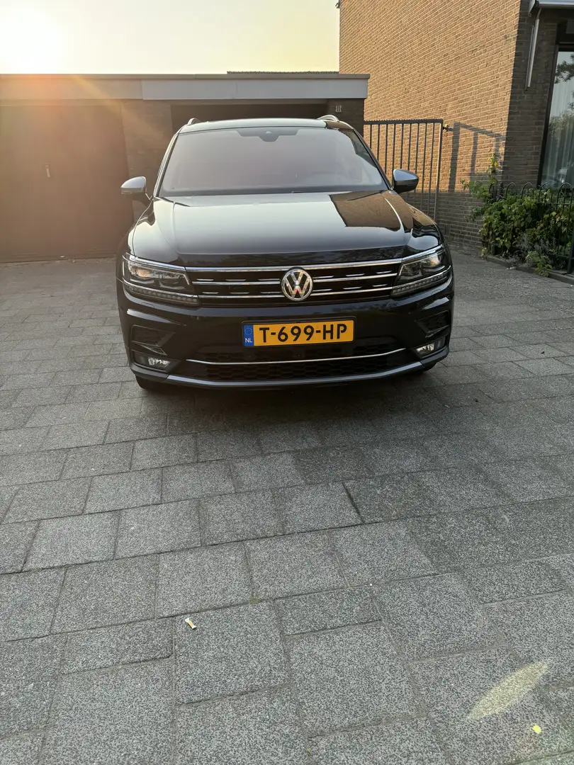 Volkswagen Tiguan 2.0 4M HL Bus R 7p. Zwart - 2