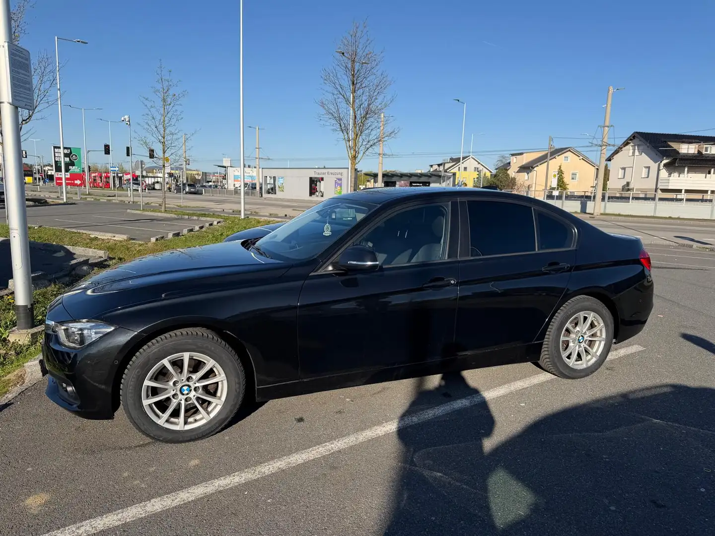 BMW 318 318i Luxury Line Aut. Luxury Line Schwarz - 2