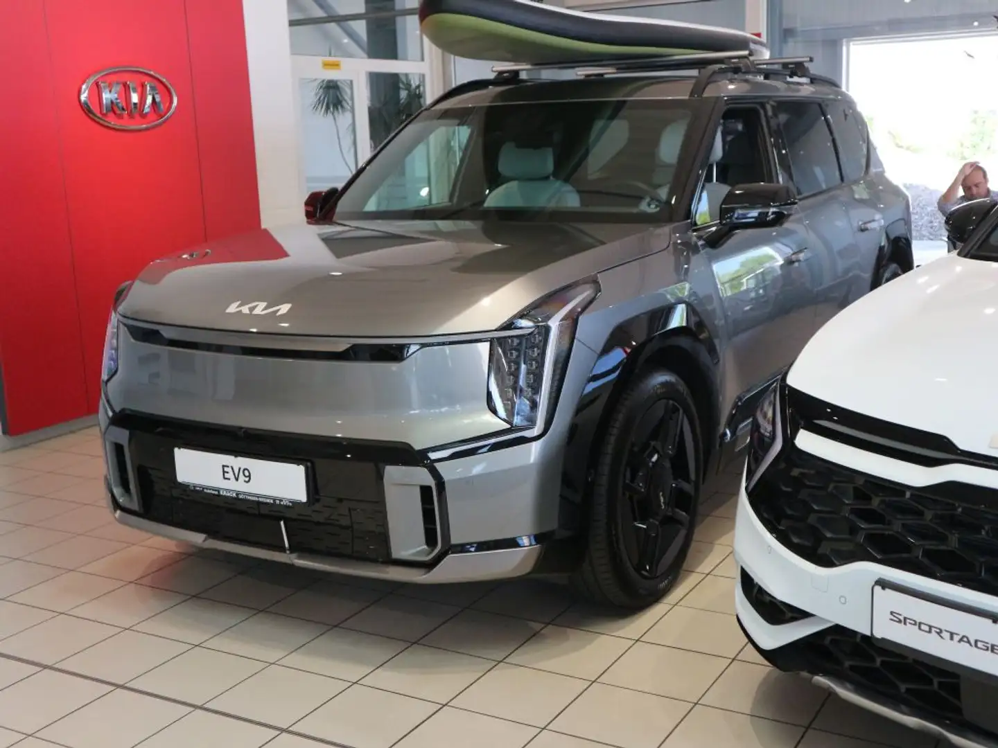 Kia EV9 99,8-kWh AWD GT-line Launch Edition Grau - 1