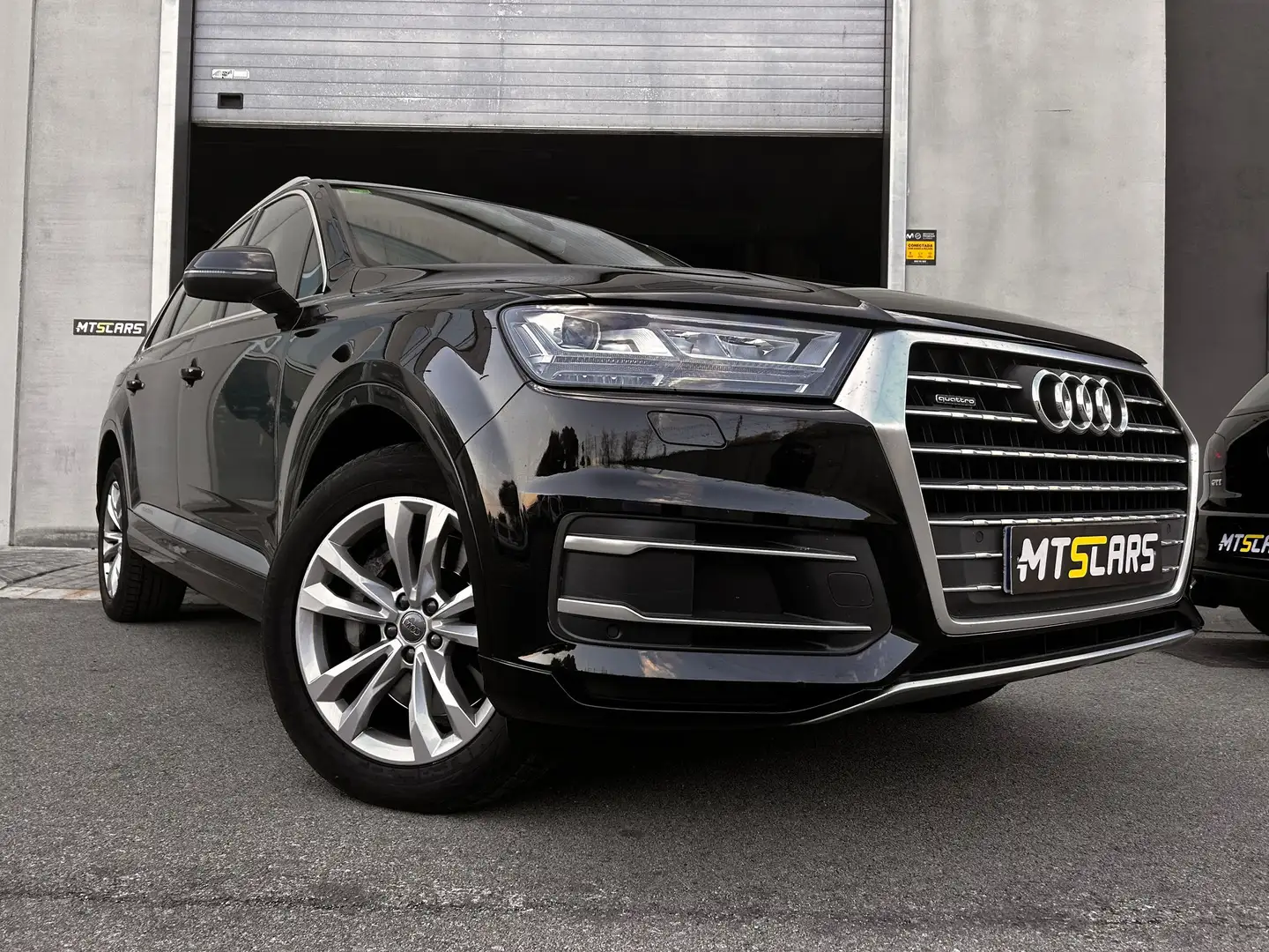 Audi Q7 3.0TDI sport quattro tiptronic 200kW Černá - 2