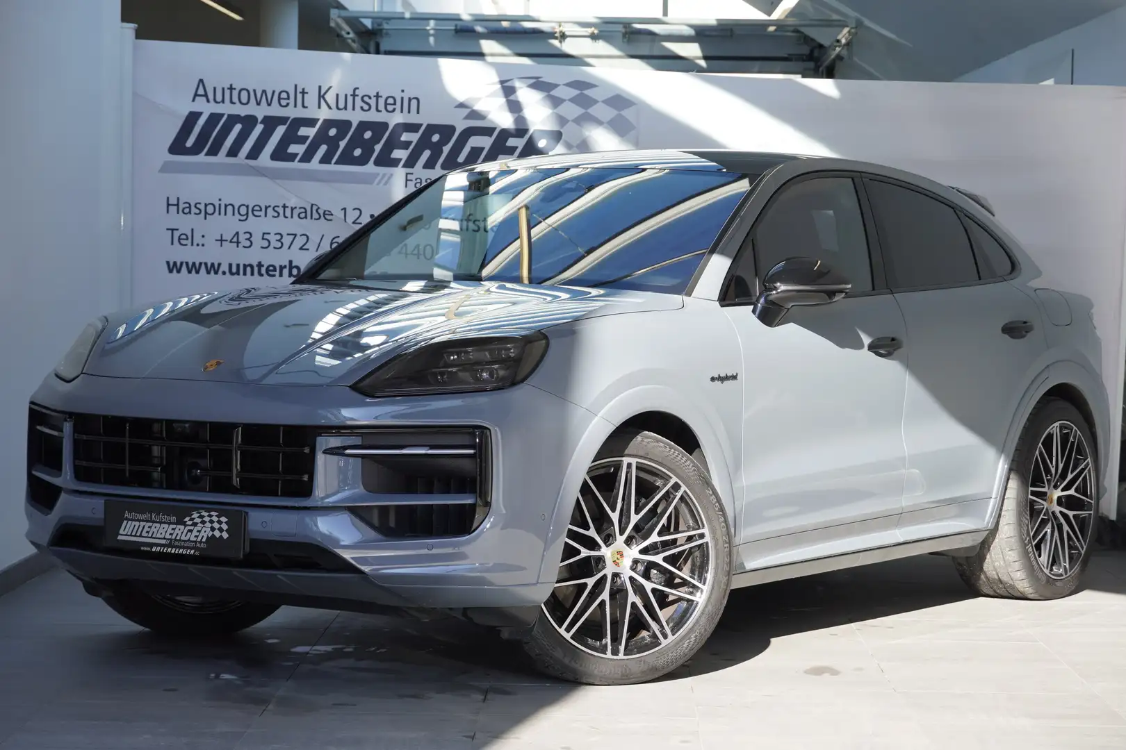 Porsche Cayenne E-Hybrid Coupé Grau - 2