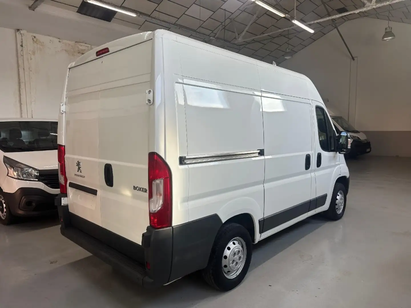 Peugeot Boxer L1H2 2.0 BLUE HDI PREMIUM Blanco - 2