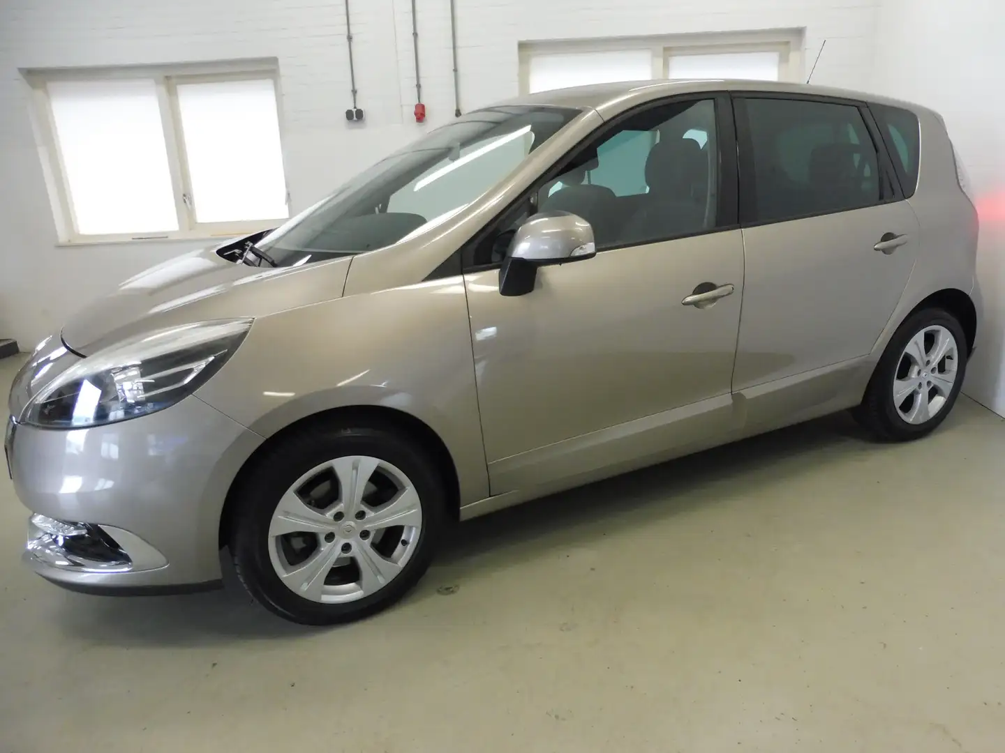 Renault Scenic 1.2 TCe Dynamique Trekhaak | Cruise | PDC | Stof\L Bruin - 2