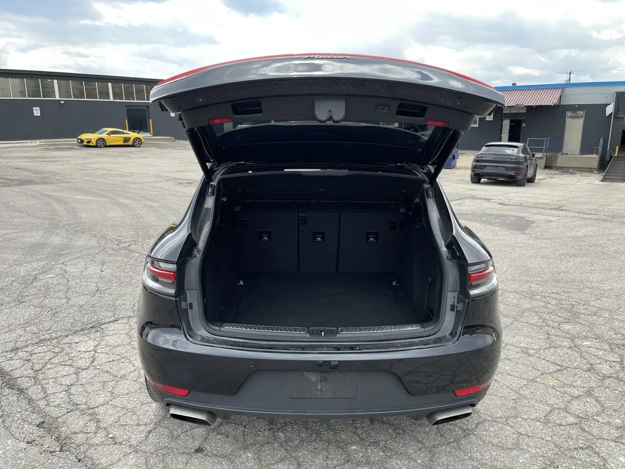 Porsche Macan снимка Porsche Macan