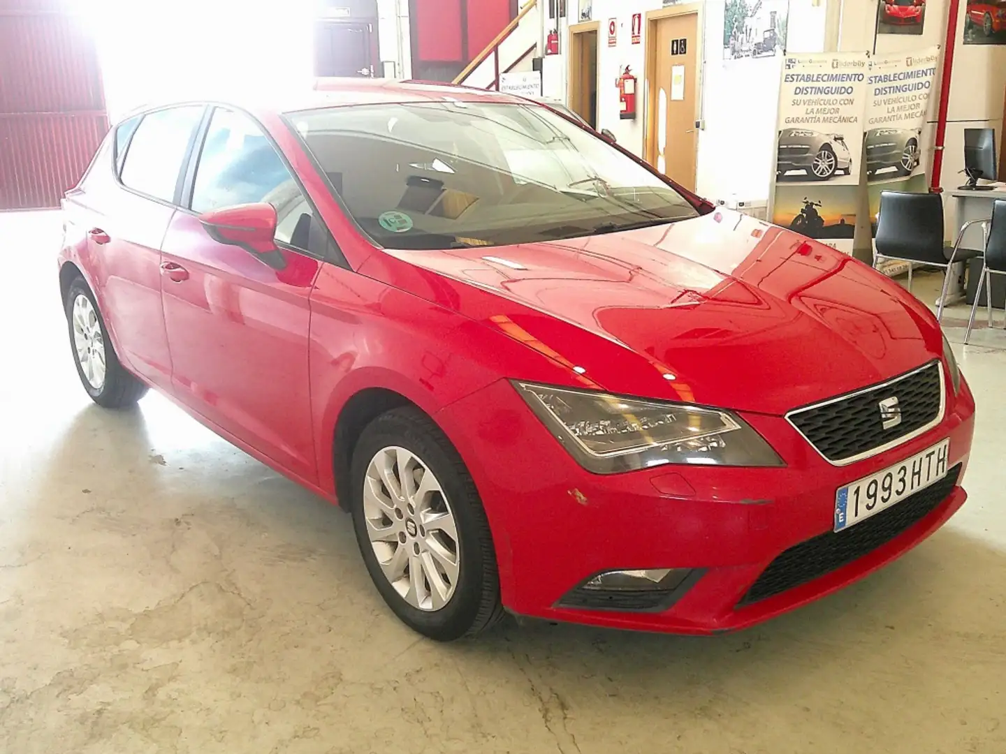 SEAT Leon 1.4 TSI S&S Style 122 Rojo - 2
