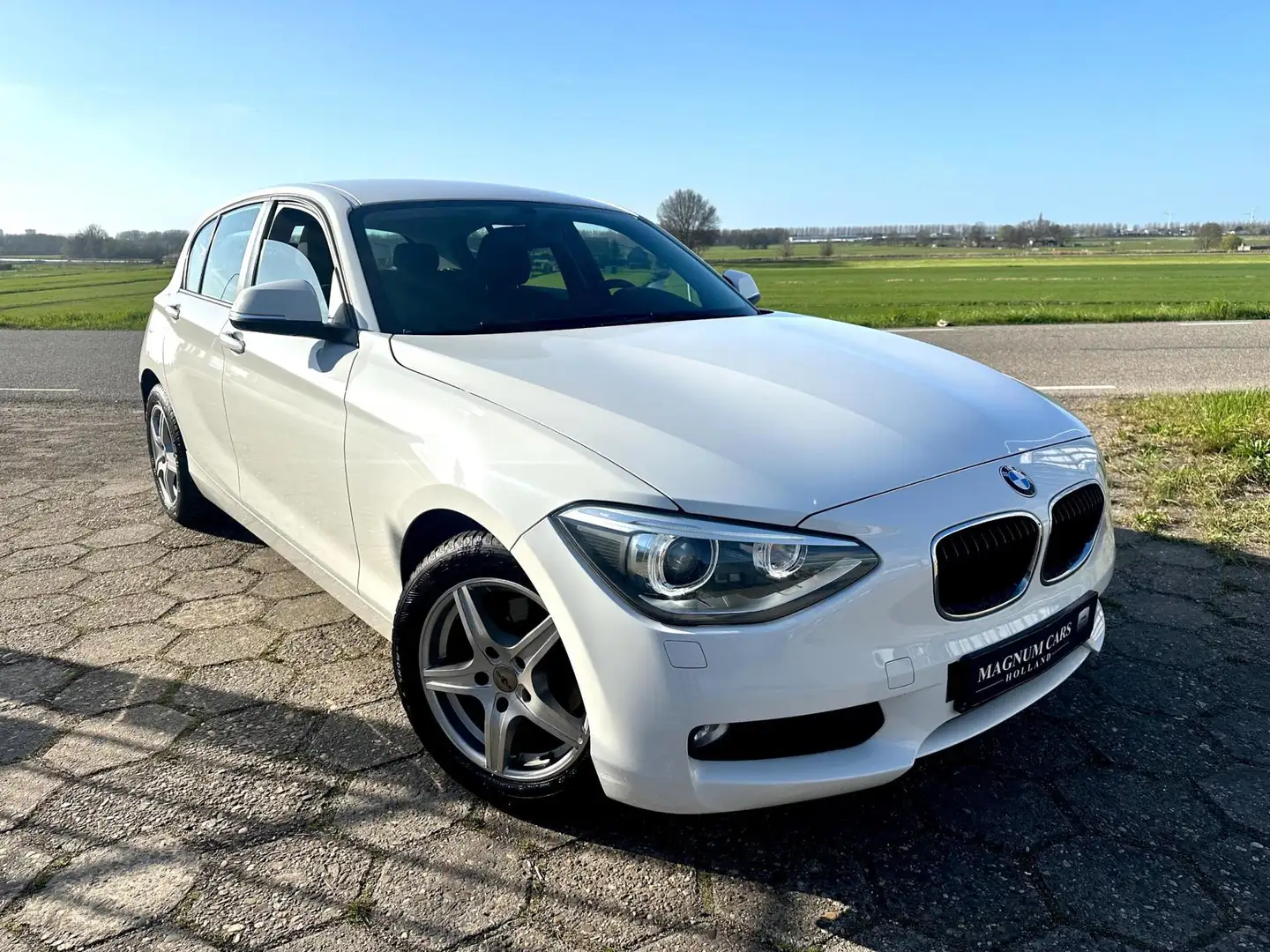 BMW 116 1-serie 116i NAP 5Dr Airco Xenon Nw APK Navi Scher Blanc - 2