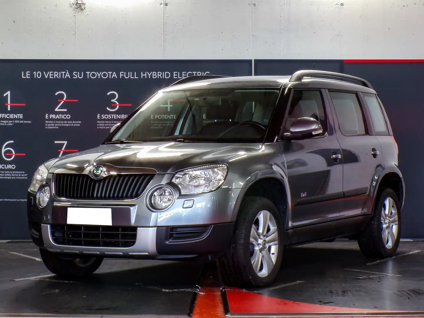 Skoda Yeti 2.0 tdi Ambition 4x4 110cv Grigio - 1