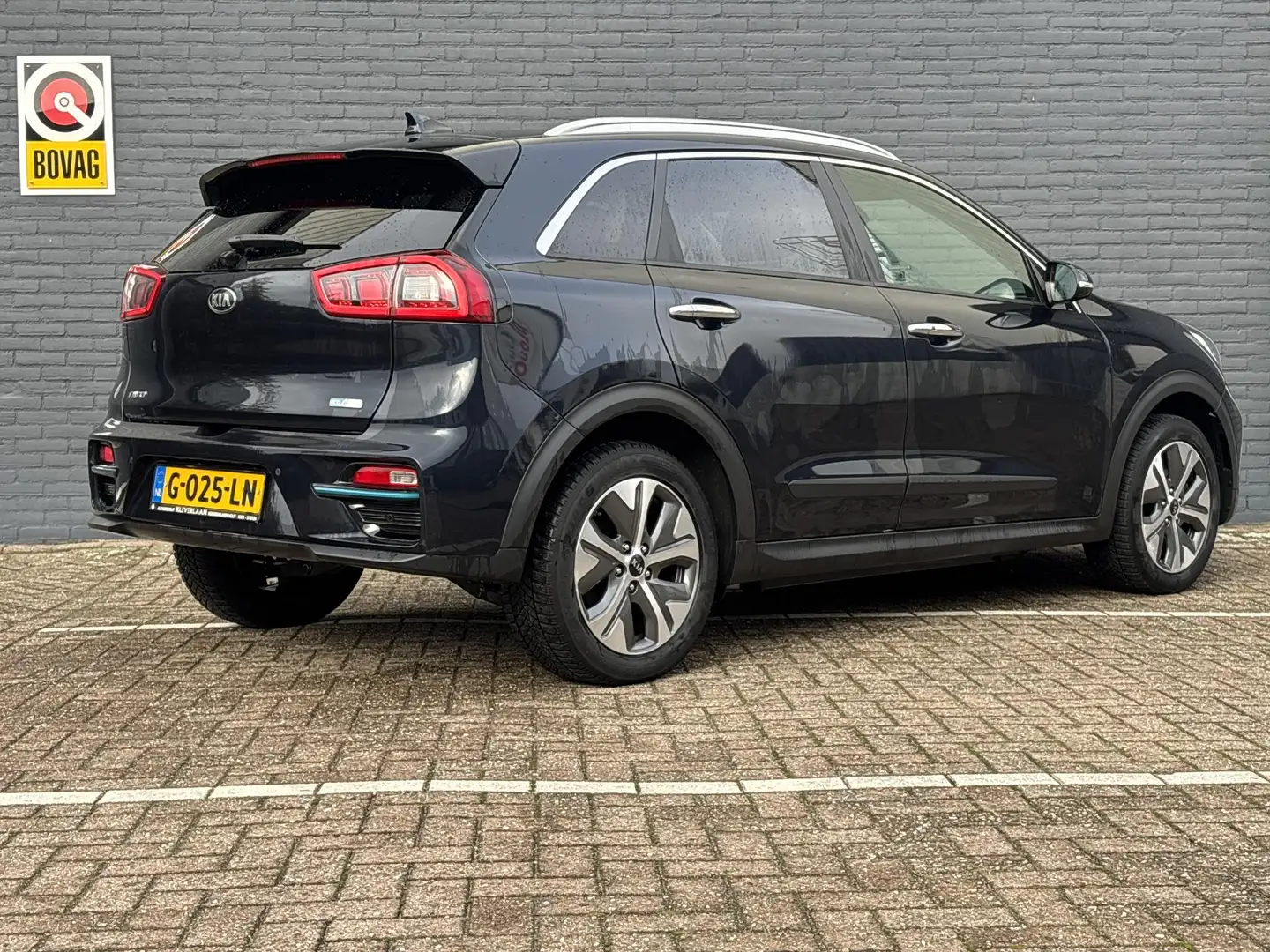 Kia e-Niro ExecutiveLine 64 kWh | € 12.350,- NETTO! | Leder | Bleu - 2