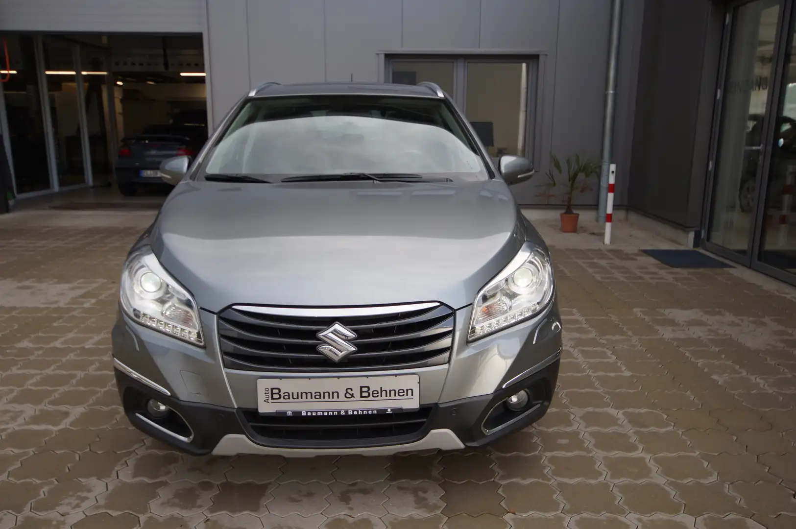 Suzuki SX4 S-Cross SX4 S-Cross DDiS 4x4 Comfort PLUS Gris - 2