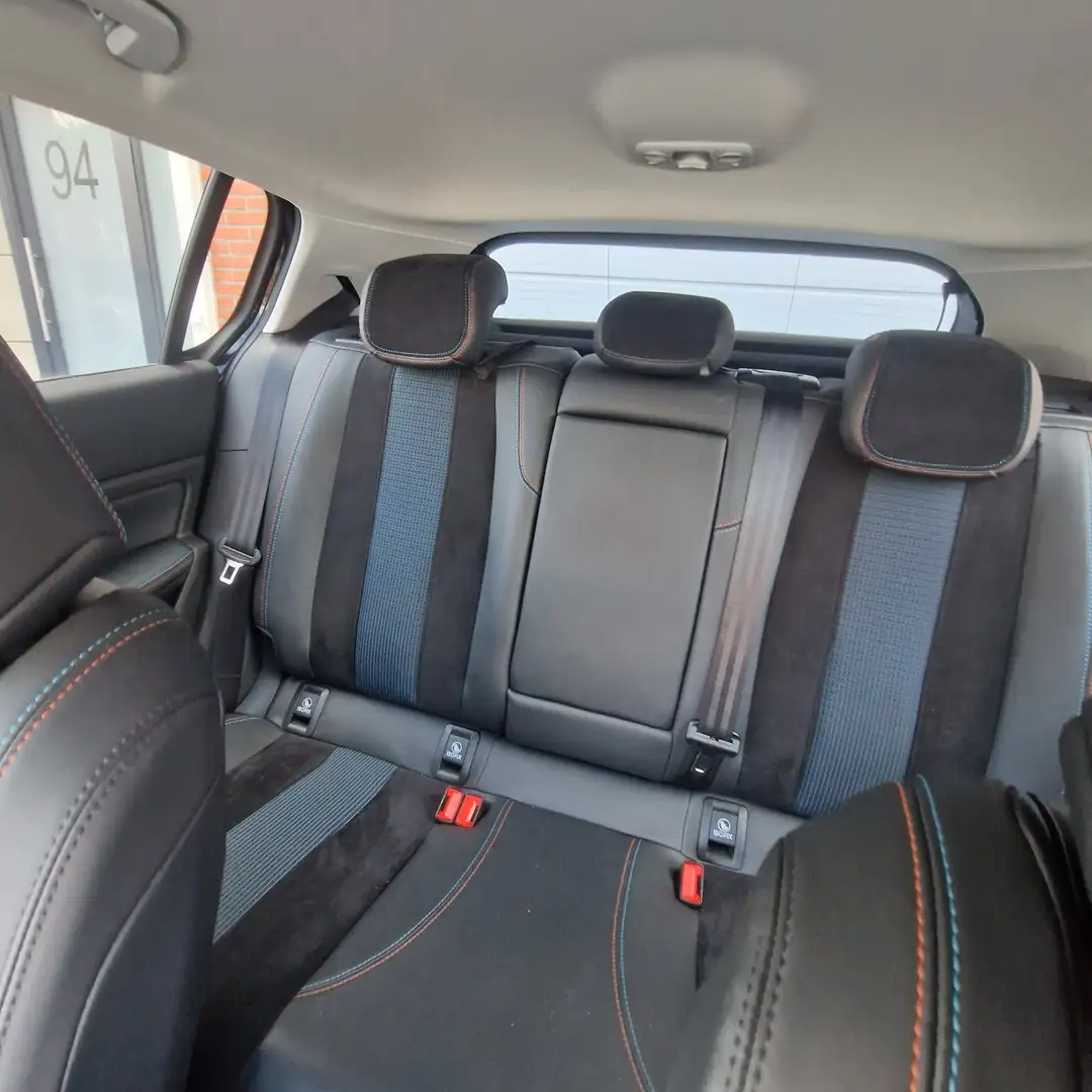 Peugeot 308 - 1