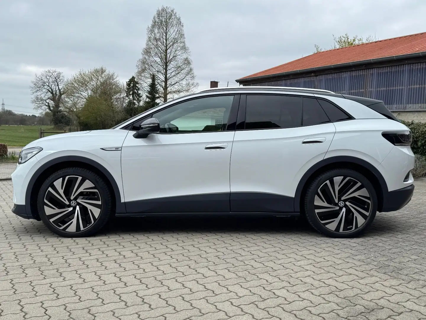 Volkswagen ID.4 1st Max Pro Performance Pano,21",AHK,Head.. Weiß - 2