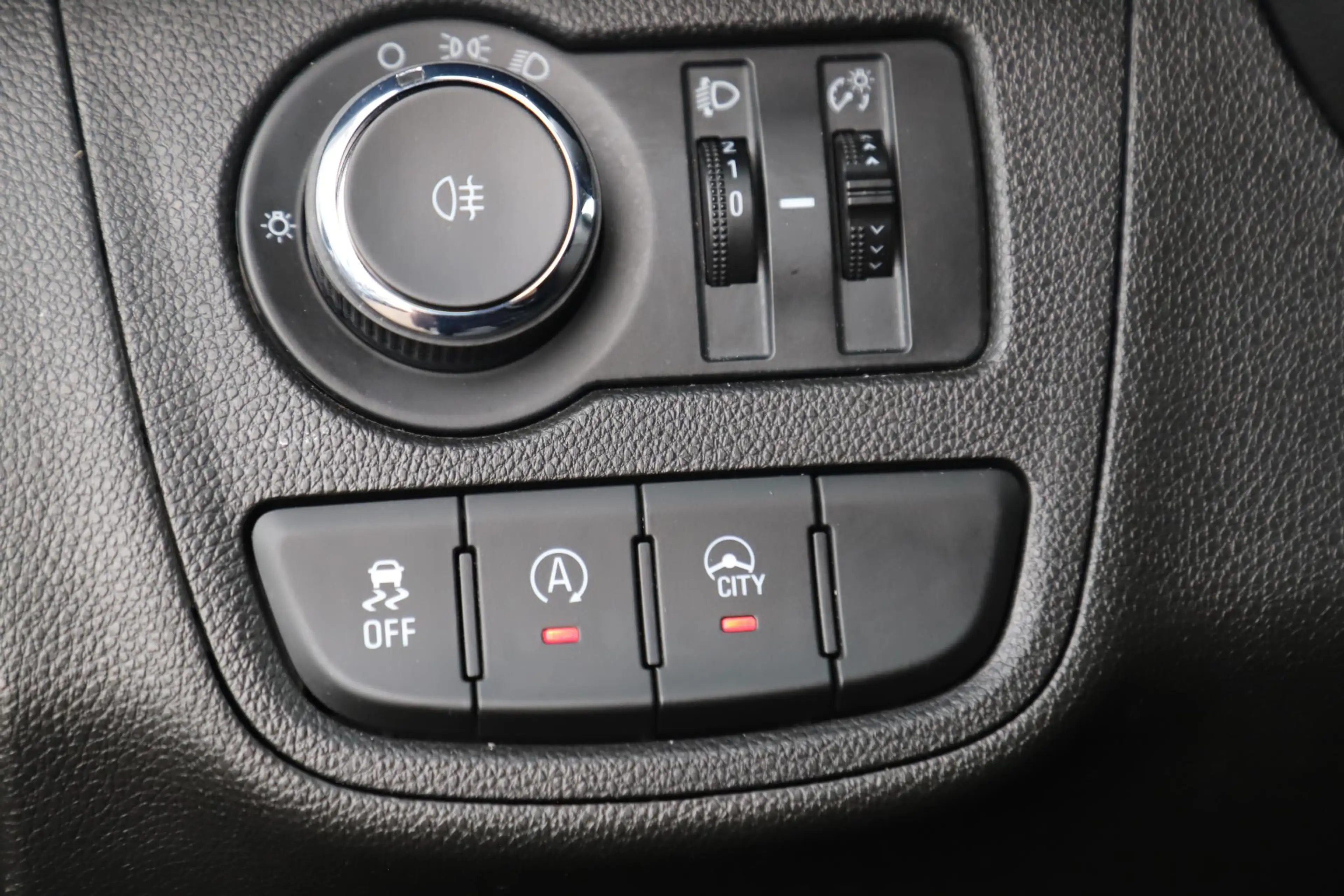 Opel Karl 1.0 ecoFLEX Edition Airco Radio Bluetooth Elektris — photo 13