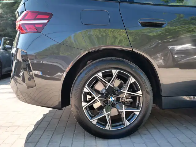 BMW X3 view 11