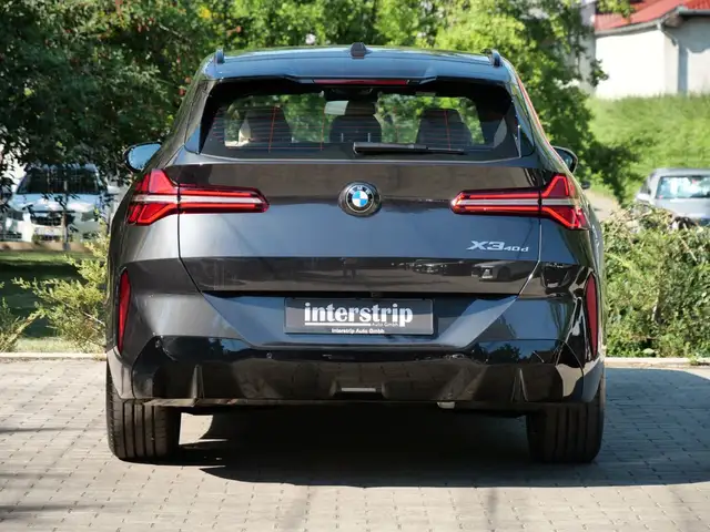 BMW X3 view 5