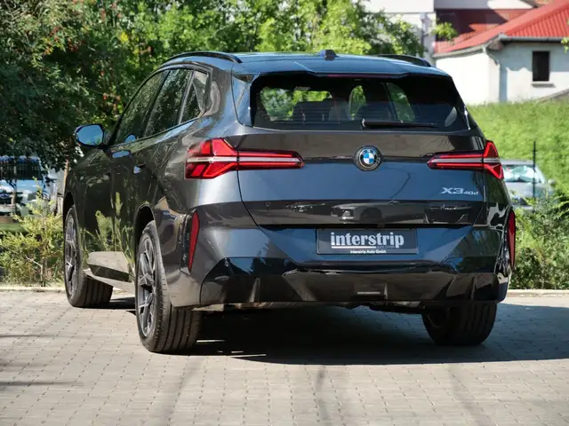 BMW X3 view 4