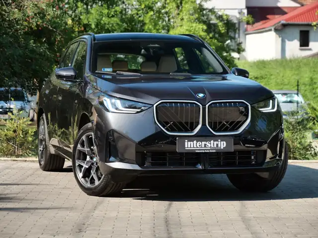 BMW X3 view 3