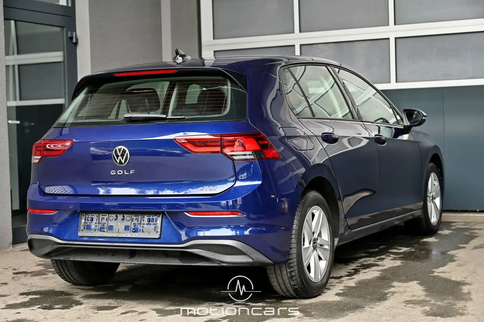 Volkswagen Golf VIII 1.0 eTSI Life Pickerl NEU Blau - 2