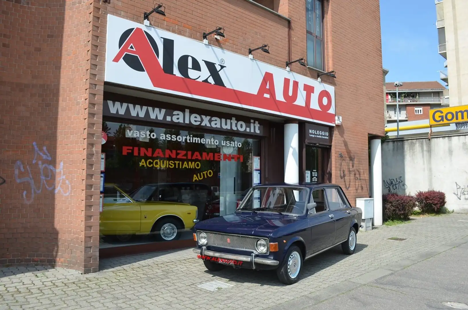 Fiat 128 1 SERIE Berlina 4 porte  auto di interesse storico Blau - 2