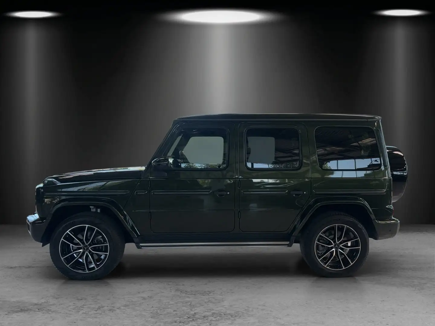 Mercedes-Benz G 400 d AMG Superior DISTRO Night TV Massage AHK Verde - 2