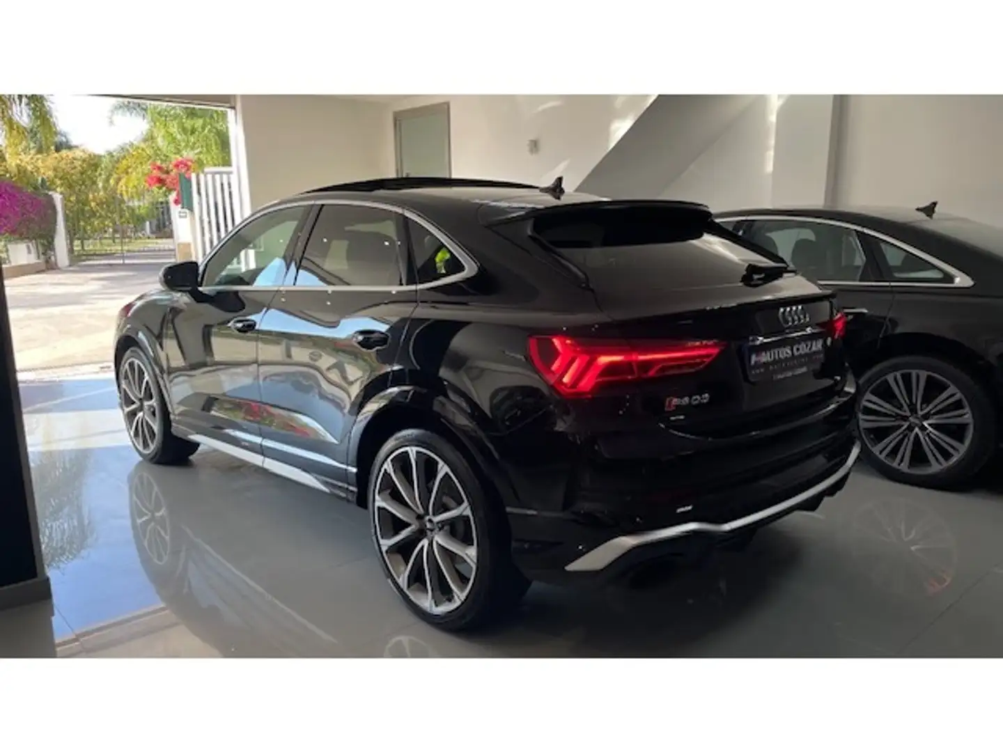 Audi RS Q3 Sportback 2.5 TFSI quattro S tronic Чорний - 2
