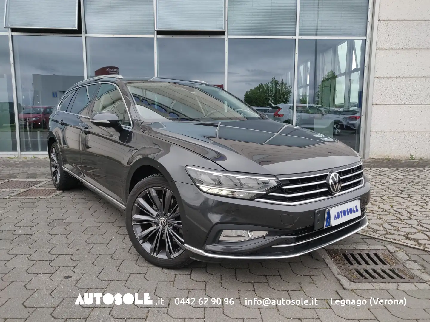 Volkswagen Passat Variant 2.0 TDI Executive 150cv Automatica Grigio - 1