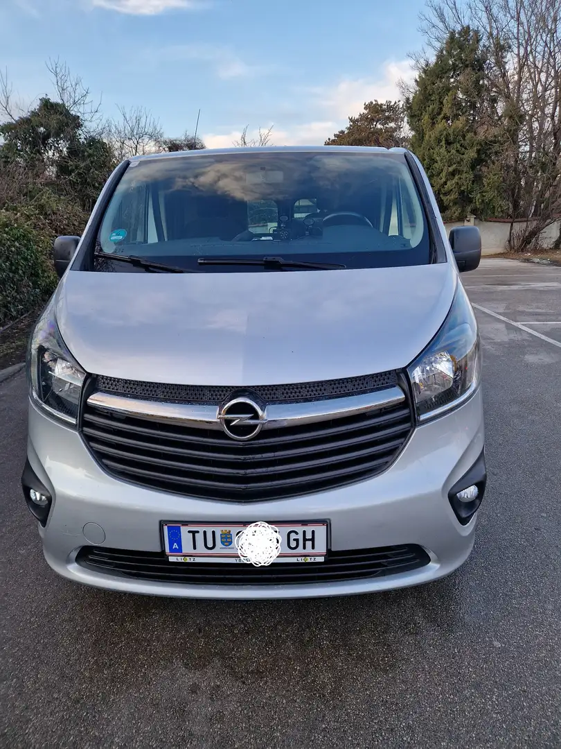 Opel Vivaro Camperausbau Silber - 1