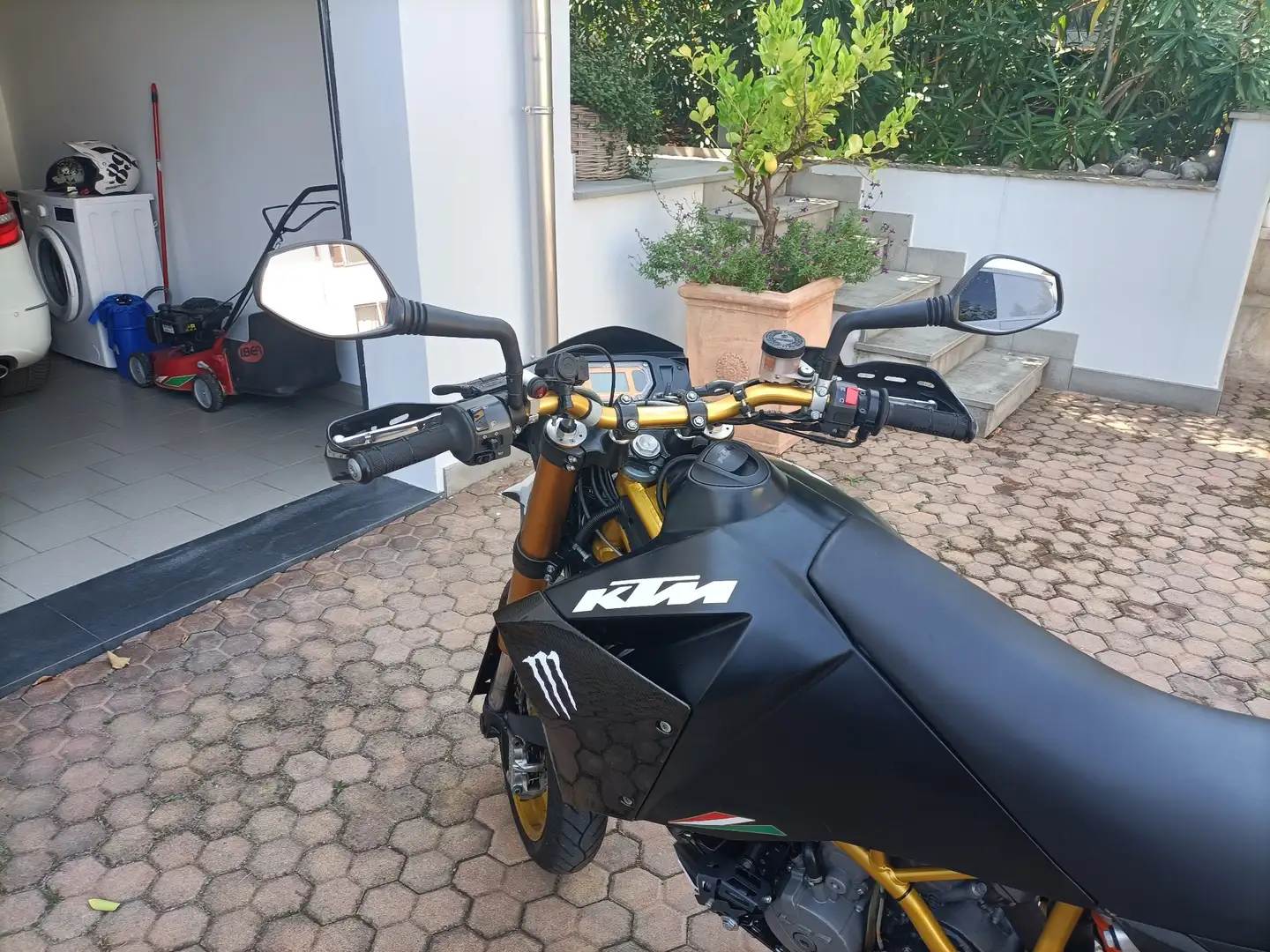 KTM 950 Supermoto Fekete - 1