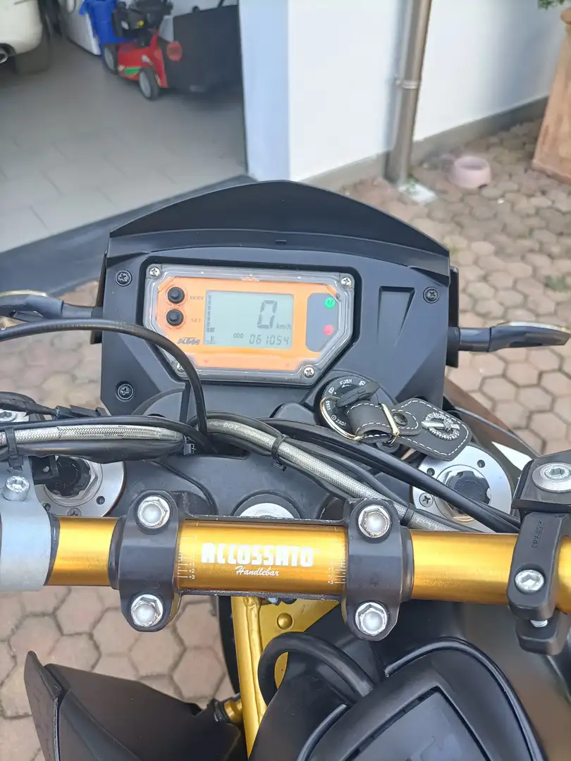 KTM 950 Supermoto Zwart - 2