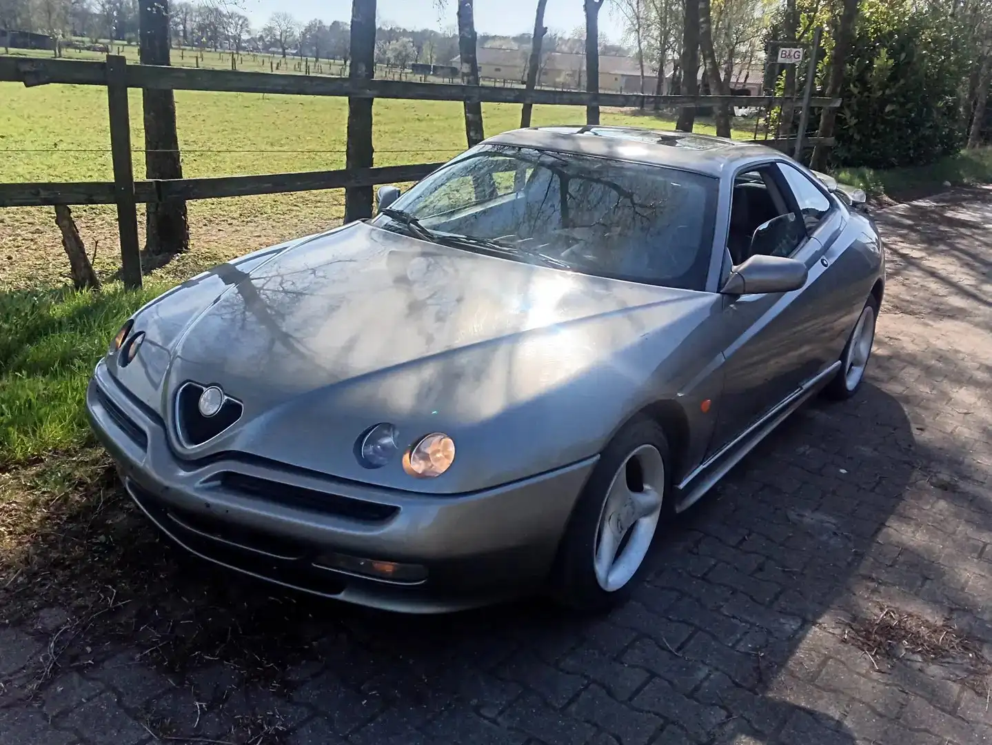 Alfa Romeo GTV GTV 2.0 Twin Spark 16V Stříbrná - 1