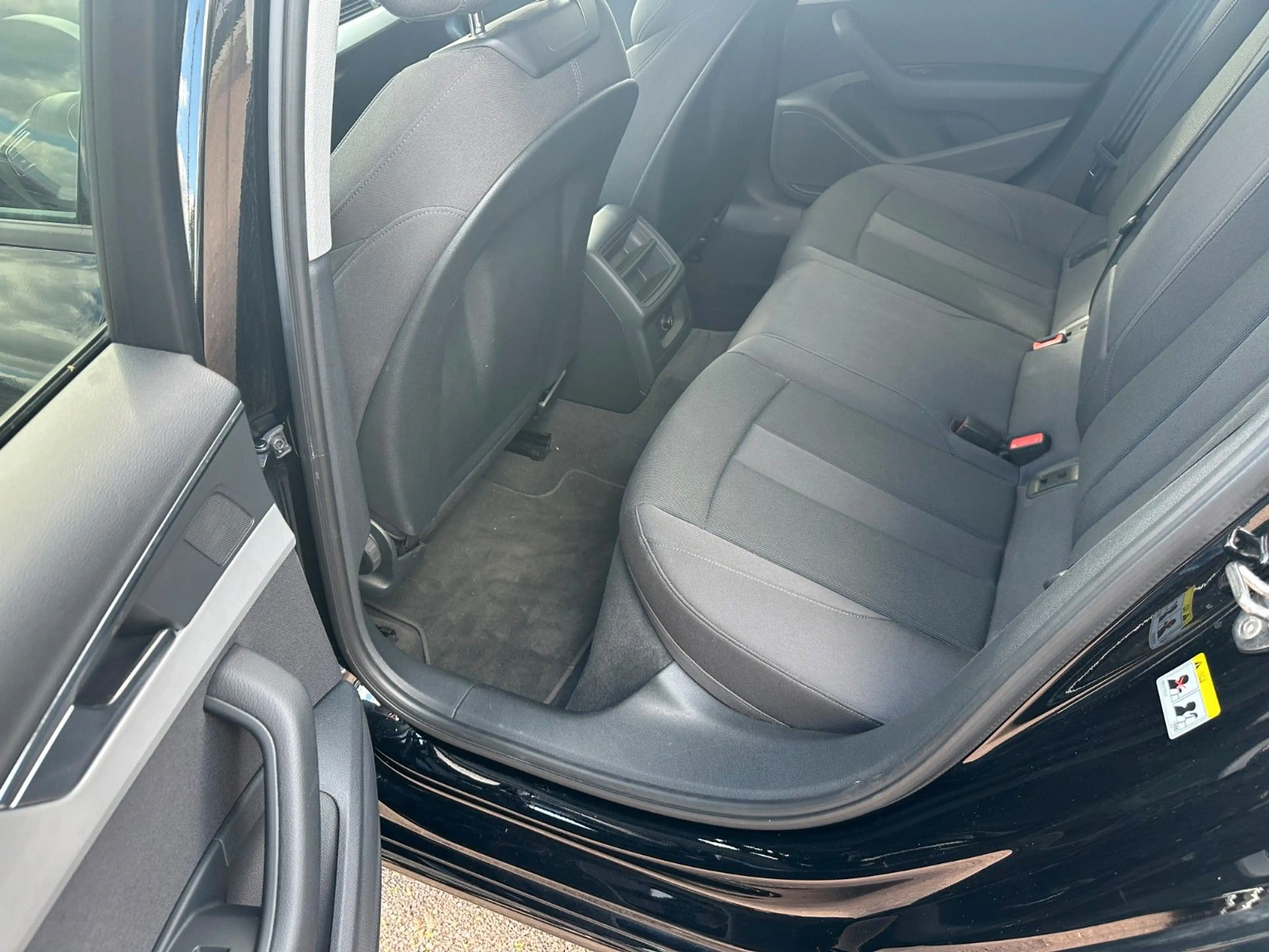 Audi A4 35 TDI S tronic advanced Avant WR AHK LED — photo 15