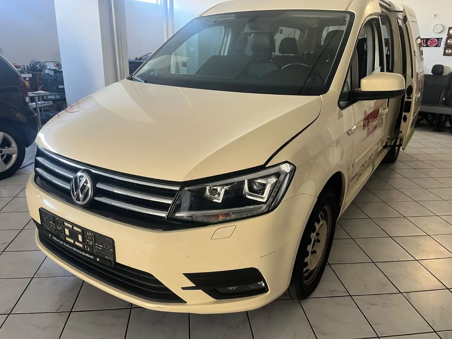 Volkswagen Caddy Maxi Comfortline 7 sitzer & Rollstulrampe Beige - 1