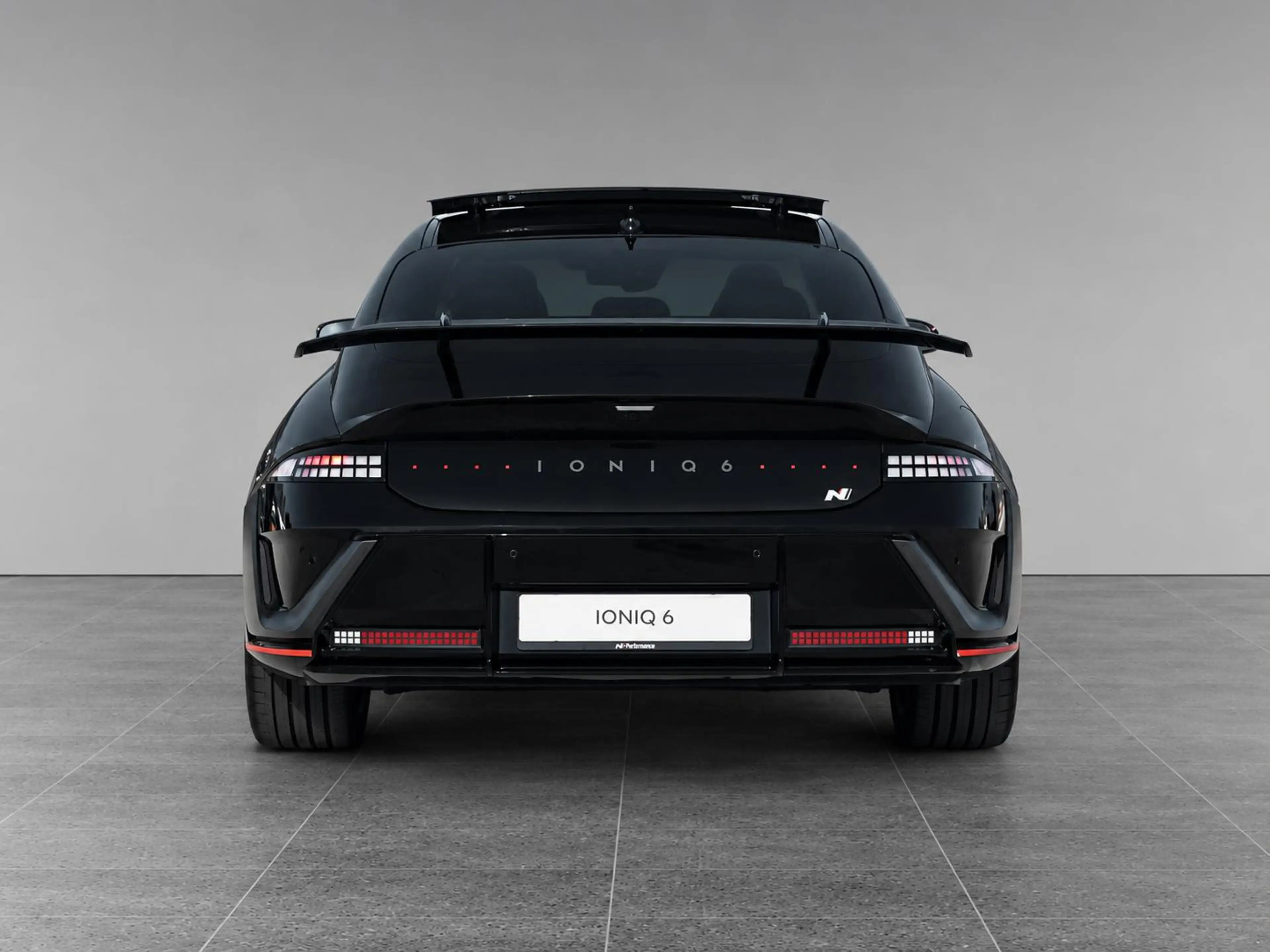 Hyundai IONIQ 6 N Vision 84kWh 650pk | NU IN DE SHOWROOM | 2026 WO — photo 6