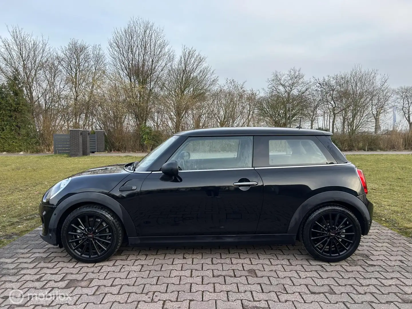 MINI One Mini 1.2 Cruise, PDC, Airco Schwarz - 2