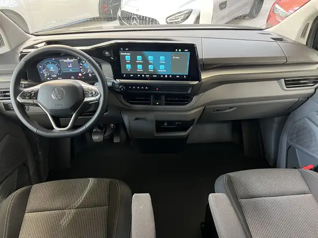Volkswagen Transporter view 13