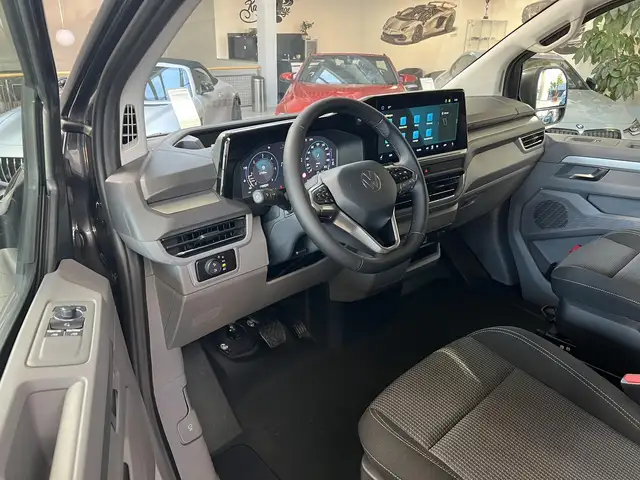 Volkswagen Transporter view 14